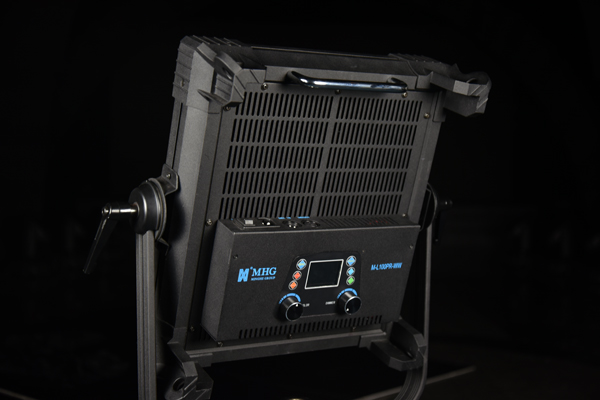 LED數(shù)字平板燈丨柔光雙色 照亮你的美！