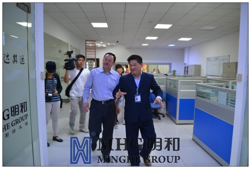 長沙經(jīng)開區(qū)黨工委書記、長沙縣委書記楊懿文一行蒞臨博天堂(btt)官網(wǎng)-918博天堂,讓你更精彩調(diào)研