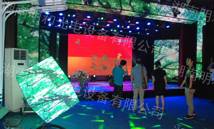 中國(guó)演藝設(shè)備技術(shù)協(xié)會(huì)領(lǐng)導(dǎo)一行蒞臨918博天堂光電考察