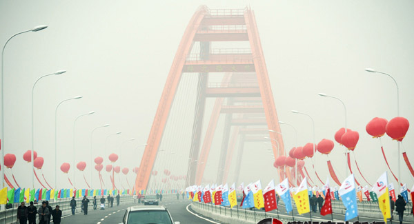 918博天堂光電成功簽約長(zhǎng)沙市湘府路湘江大橋亮化工程