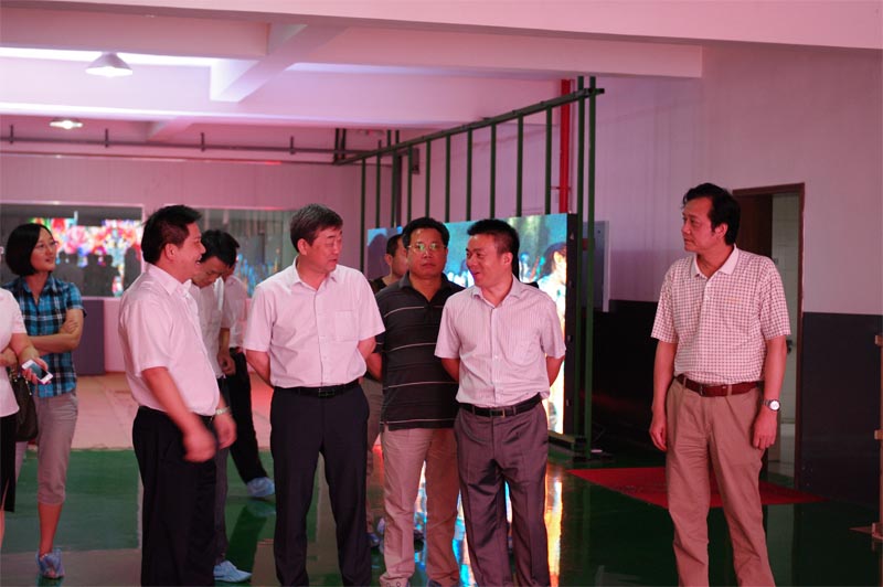 國家文化部文化產(chǎn)業(yè)司副司長吳江波一行蒞臨918博天堂產(chǎn)業(yè)園考察