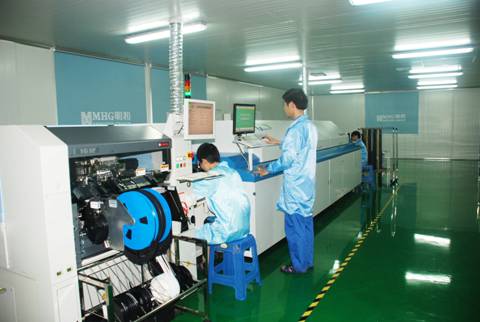 我公司引進(jìn)LED顯示屏自動(dòng)生產(chǎn)線(xiàn)及先進(jìn)金工生產(chǎn)設(shè)備