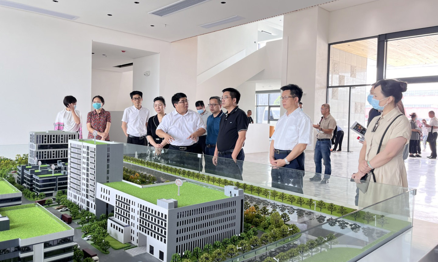 海南省旅文廳廳長李輝衛(wèi)一行蒞臨918博天堂調研