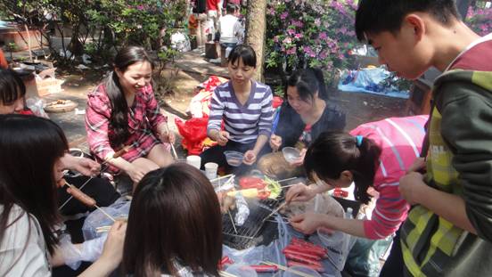 趣味十足的南郊燒烤活動(dòng)