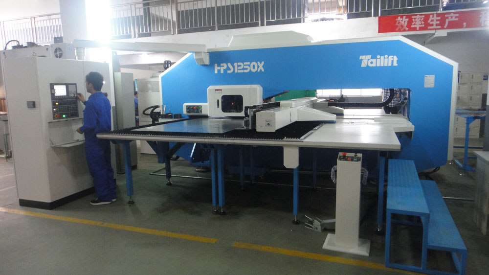 918博天堂引進新一代數(shù)控沖床設(shè)備