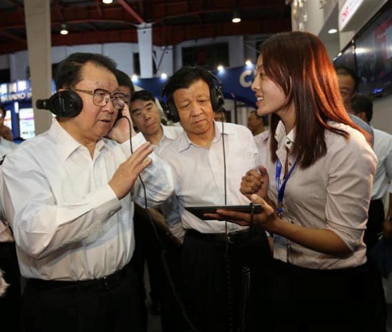中共中央政治局常委李長(zhǎng)春前來(lái)參觀本次BIRTV 展