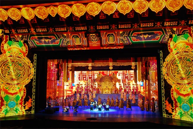 LED屏演繹金碧輝煌的清朝皇宮大殿