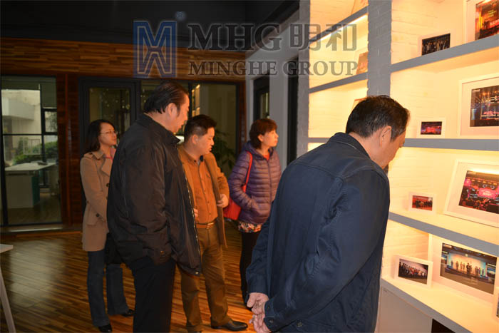 朱理事長一行觀看918博天堂傳媒的案例