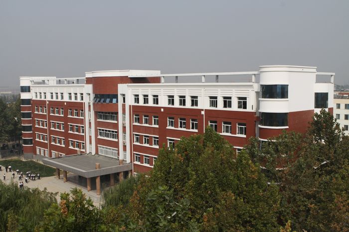 廣饒縣實(shí)驗(yàn)中學(xué)多功能廳燈光設(shè)備項(xiàng)目