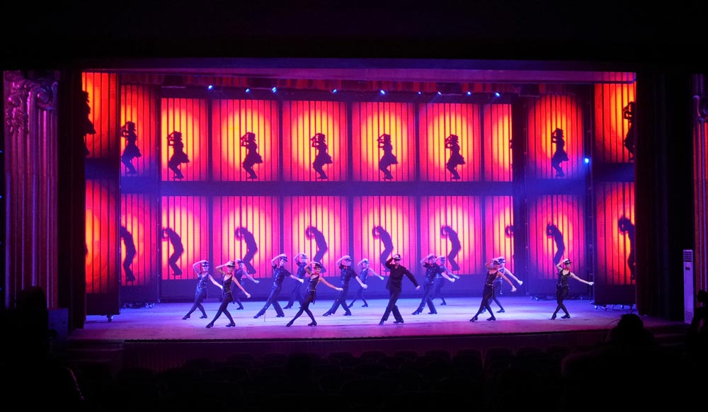 高清LED屏打造華美舞臺 