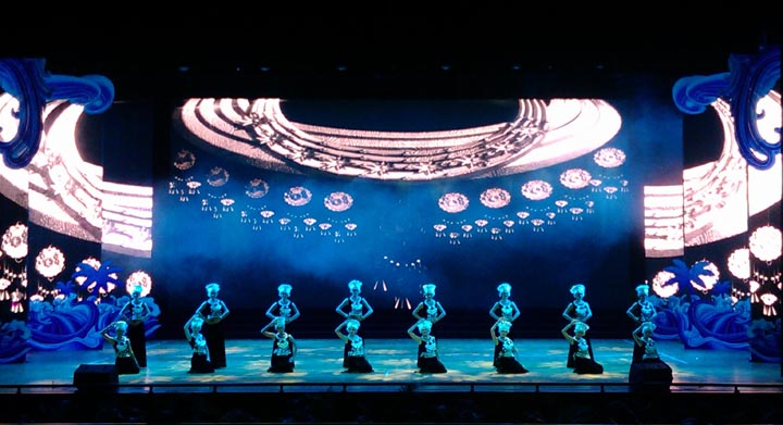 專業(yè)影視舞臺(tái)燈具提供商