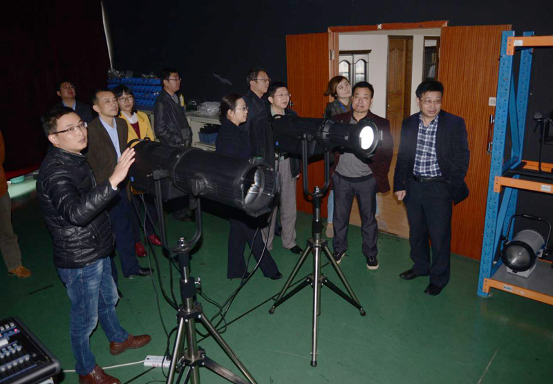 現(xiàn)場(chǎng)考察數(shù)字智能化LED成像燈M-L300CX