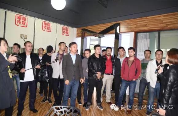 2016年新疆藝表院團(tuán)舞臺(tái)藝術(shù)專業(yè)研修班師生到訪918博天堂