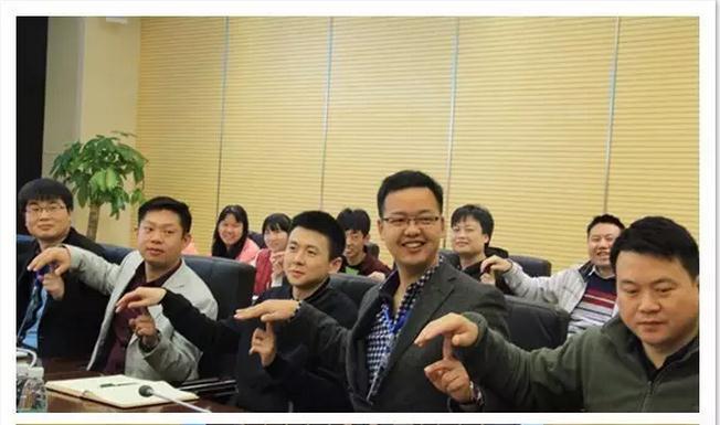 新員工入職培訓(xùn)在多媒體會議室拉開帷幕