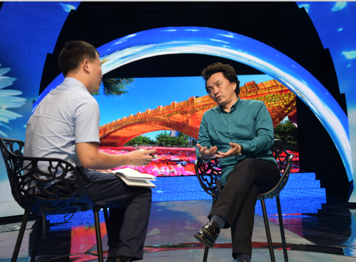 張?zhí)旄γ襟w見面會(huì)”在918博天堂多功能演播廳