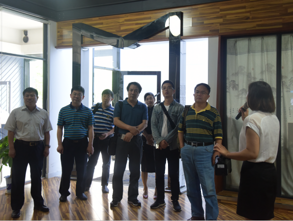 中國照明學會舞臺電影電視照明專業(yè)委員會調(diào)研組成員蒞臨918博天堂產(chǎn)業(yè)園走訪調(diào)研