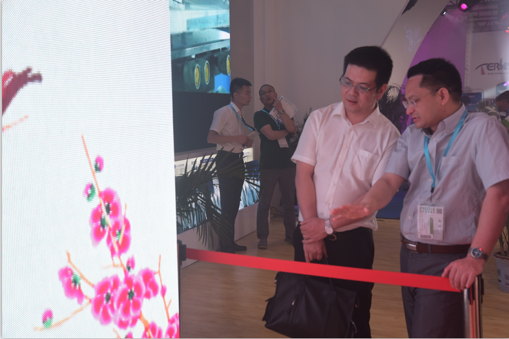 W2系列碳纖維顯示屏