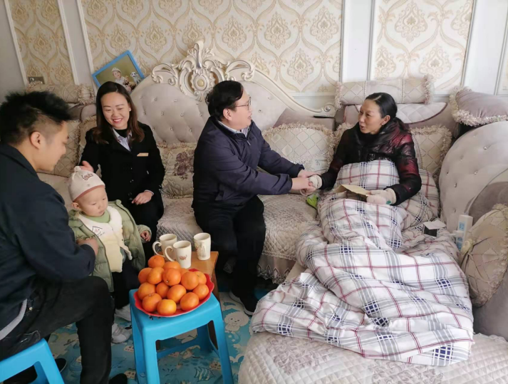 慰問職工患病家屬，傳遞公司關(guān)愛溫情2.png
